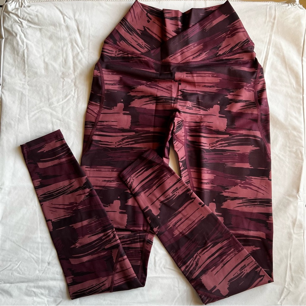 Alphalete Surface Power Legging (XS) - ‘Burgundy Canvas Camo’